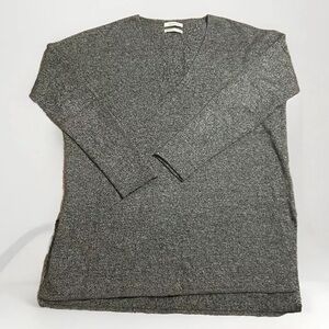 Aritzia Babaton wool and linen blend soft knit v-neck sweater